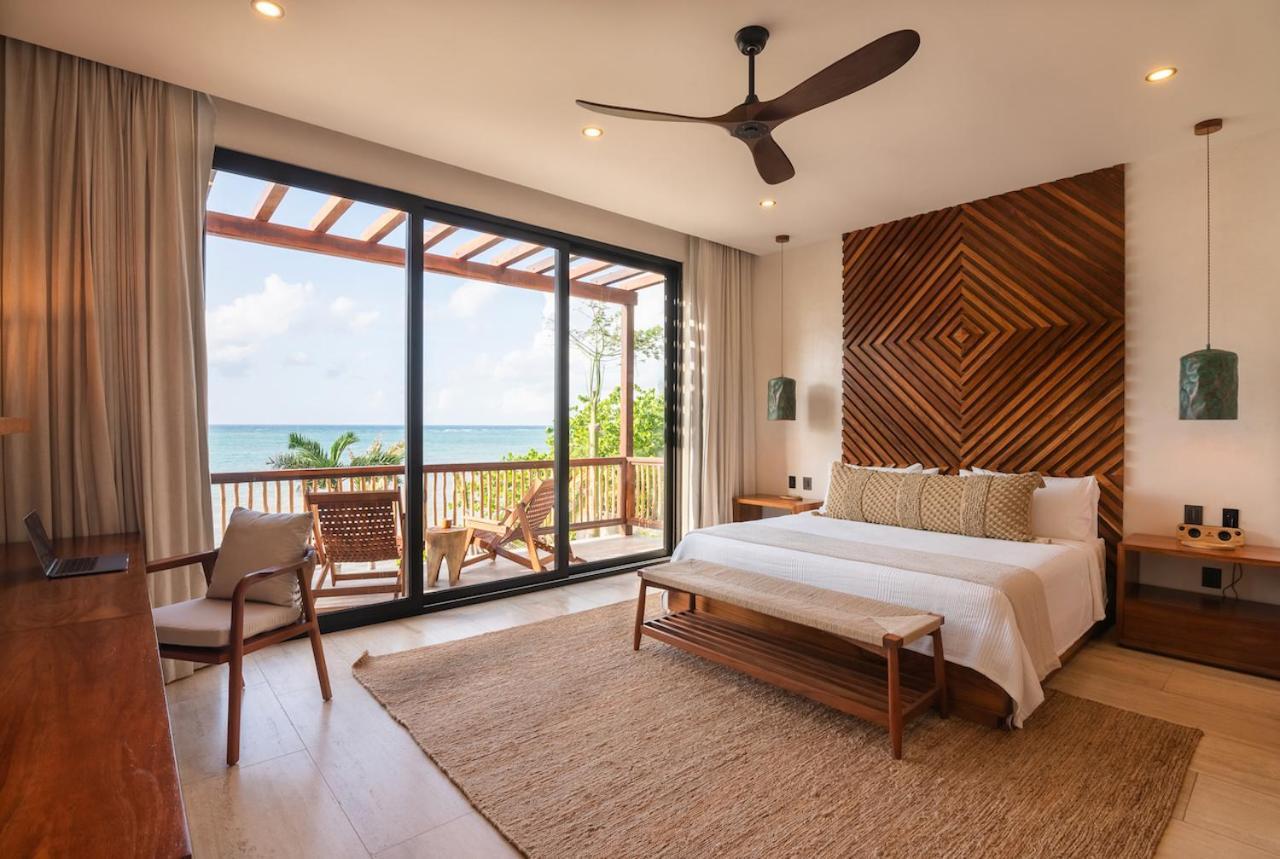 Tulumar Beachfront Luxury Villa- Full Service Pousada Tulum
