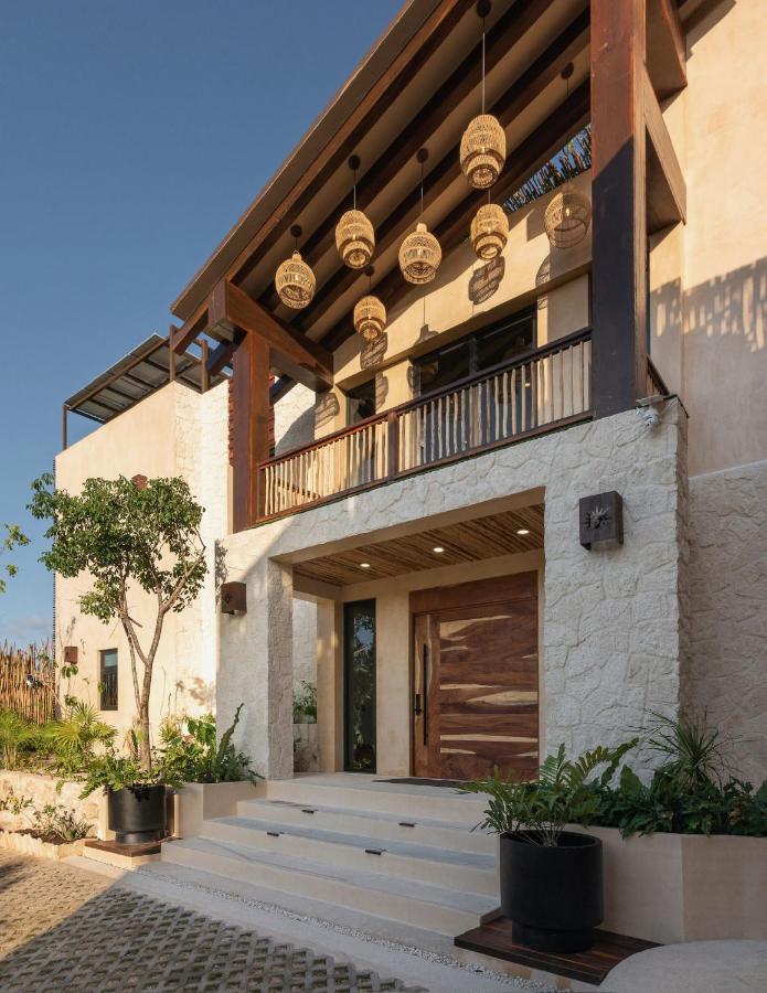 Tulumar Beachfront Luxury Villa- Full Service Pousada *