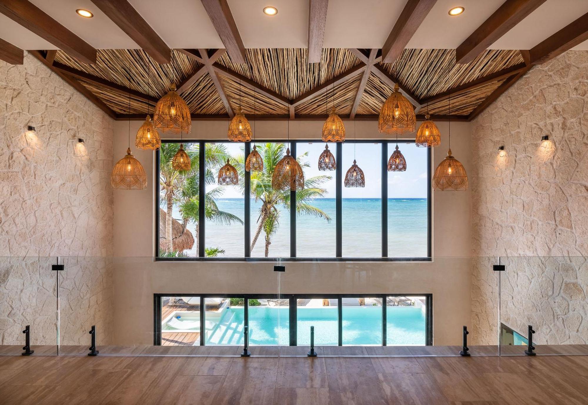 Tulumar Beachfront Luxury Villa- Full Service Pousada
