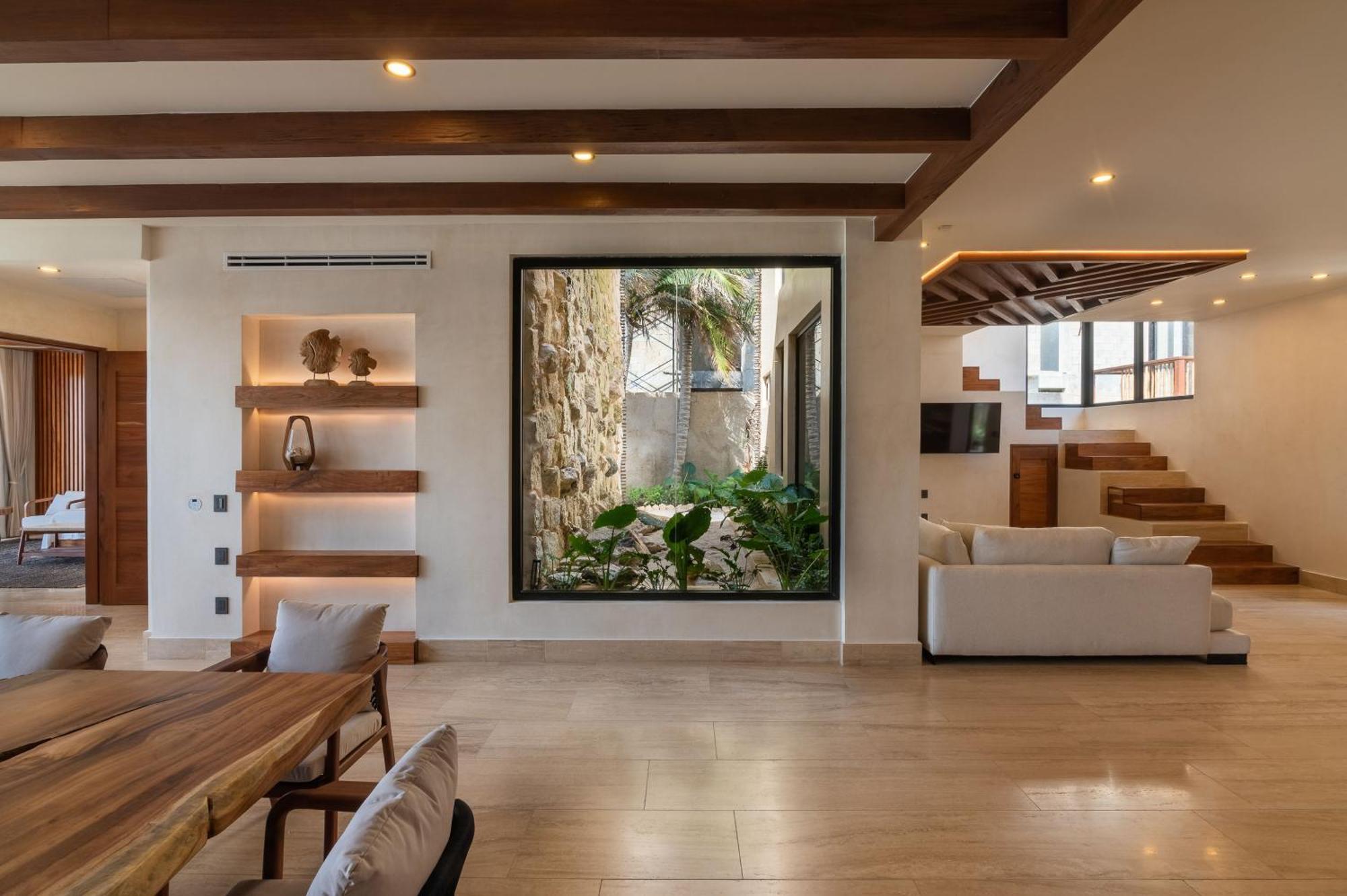Tulumar Beachfront Luxury Villa- Full Service Pousada *