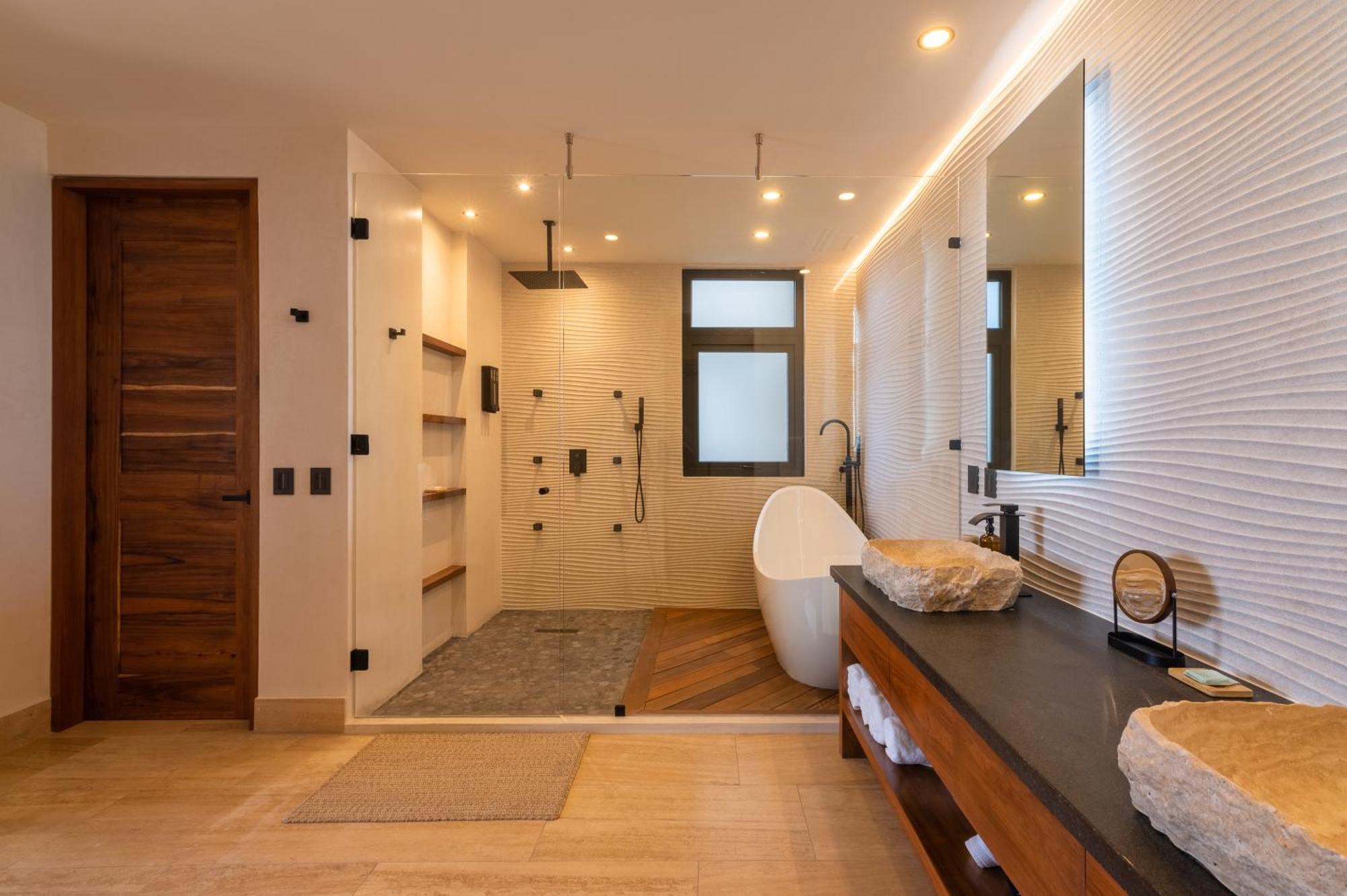 Tulumar Beachfront Luxury Villa- Full Service Pousada *